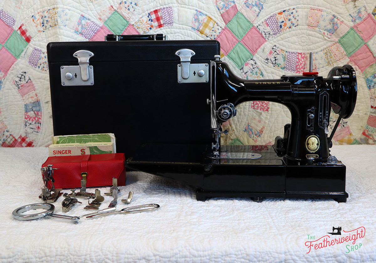 Singer Featherweight 222K Sewing Machine EP131***