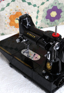 Singer Featherweight 222K Sewing Machine EJ622***