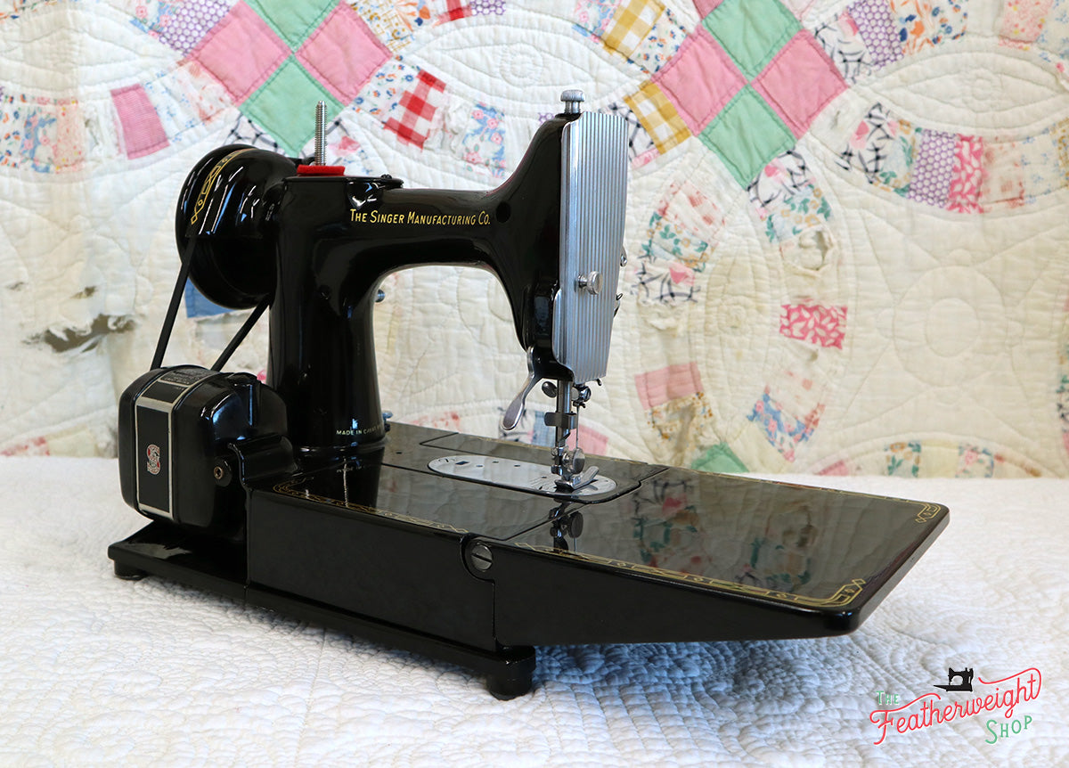 Singer Featherweight 222K Sewing Machine EP131***