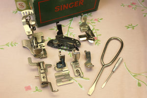Singer Featherweight 222K Sewing Machine EP542***