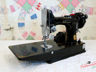 Load image into Gallery viewer, Singer Featherweight 221 Sewing machine, 1935 AD880***