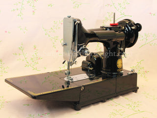 Load image into Gallery viewer, Singer Featherweight 222K Sewing Machine EP542***