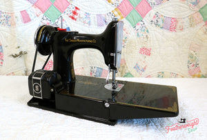 Singer Featherweight 221 Sewing machine, 1935 AD880***