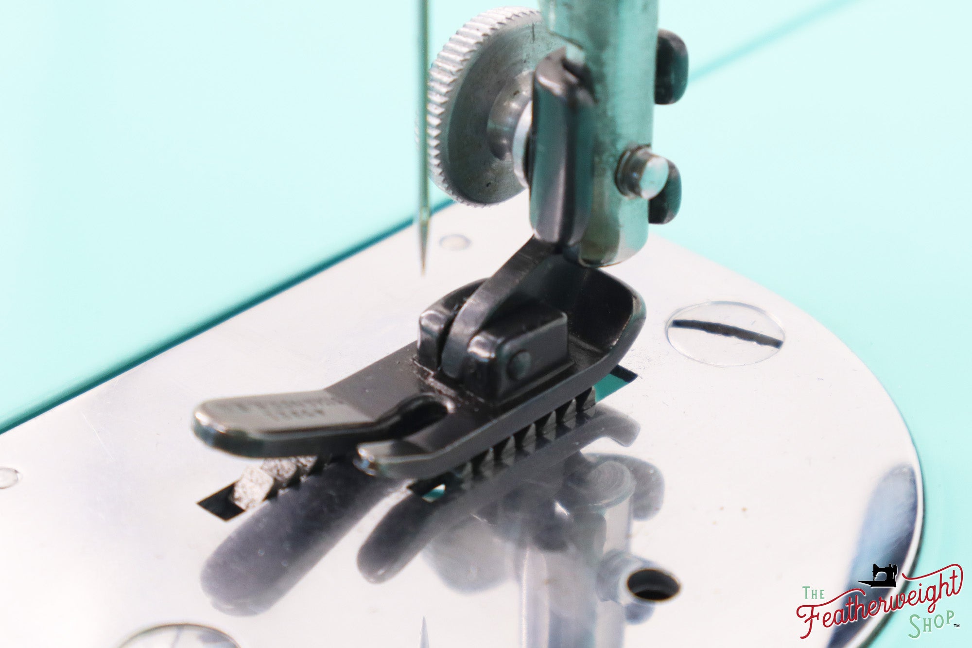 Singer Featherweight 221, RARE - Blackside, AG014*** - Fully Restored in Tiffany Blue