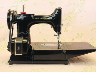Load image into Gallery viewer, Singer Featherweight 222K Sewing Machine EP542***