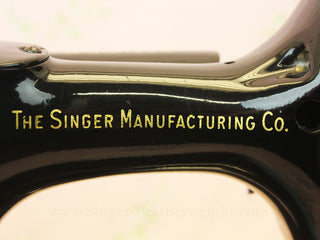 Load image into Gallery viewer, Singer Featherweight 222K Sewing Machine EP542***