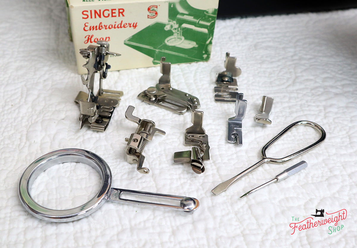 Singer Featherweight 222K Sewing Machine EK6362**