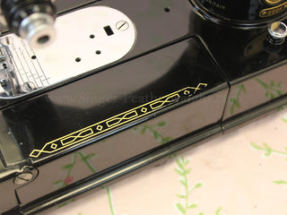 Load image into Gallery viewer, Singer Featherweight 222K Sewing Machine EP542***