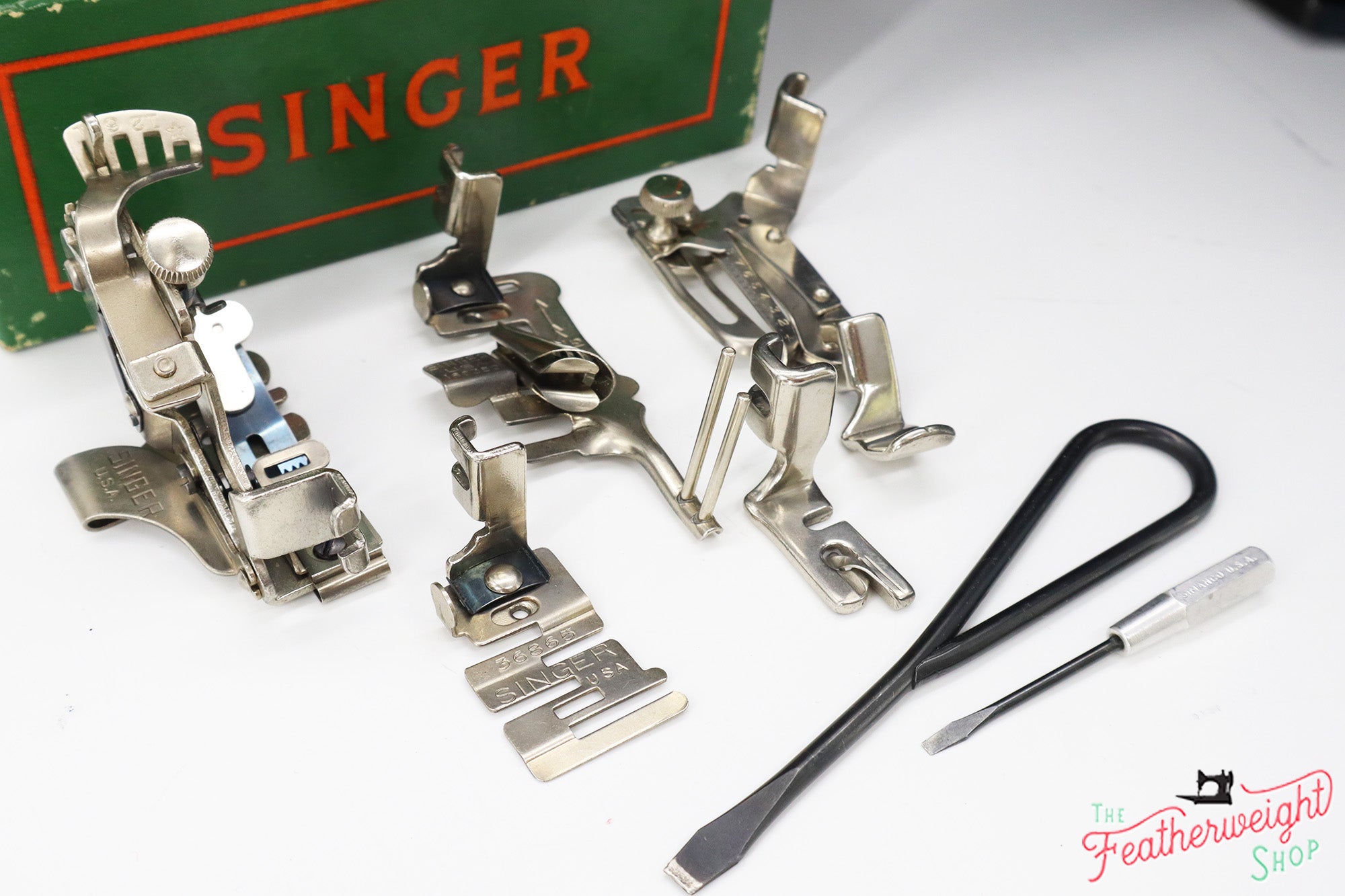 Singer Featherweight 221 Sewing Machine, AL432***