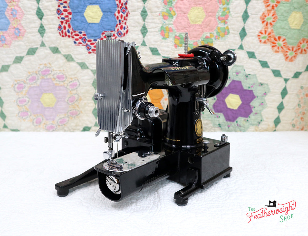 Singer Featherweight 222K Sewing Machine EK6362**