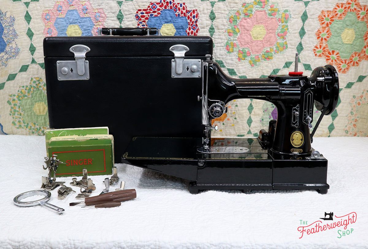 Singer Featherweight 222K Sewing Machine EN136***