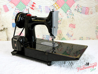 Load image into Gallery viewer, Singer Featherweight 222K Sewing Machine, RED &quot;S&quot; EP758***