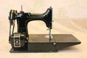 Singer Featherweight 221 Sewing machine, 1933 AD546***