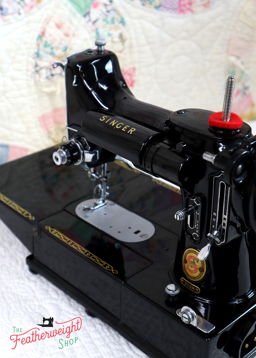 Singer Featherweight 222K Sewing Machine, RED "S" EP758***