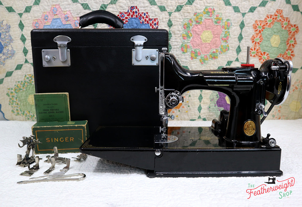 Singer Featherweight 221 Sewing Machine, AE789***