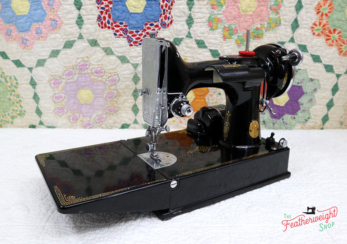 Singer Featherweight 221 Sewing Machine, AE789***