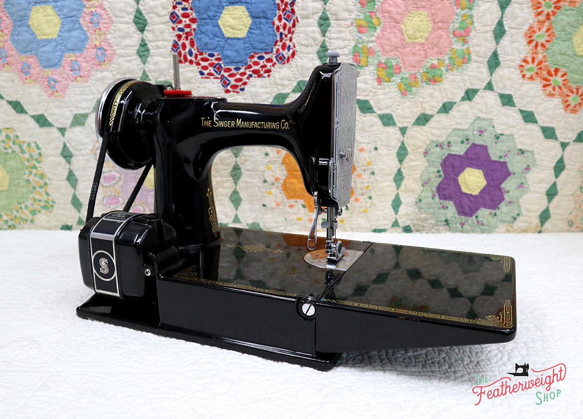 Singer Featherweight 221 Sewing Machine, AE789***