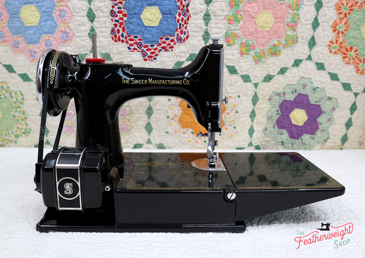 Singer Featherweight 221 Sewing Machine, AE789***