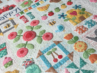 Load image into Gallery viewer, PATTERN BOOK, Bee Happy Quilt by Lori Holt