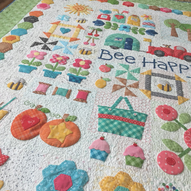 PATTERN BOOK, Bee Happy Quilt by Lori Holt