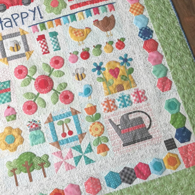 PATTERN BOOK, Bee Happy Quilt by Lori Holt