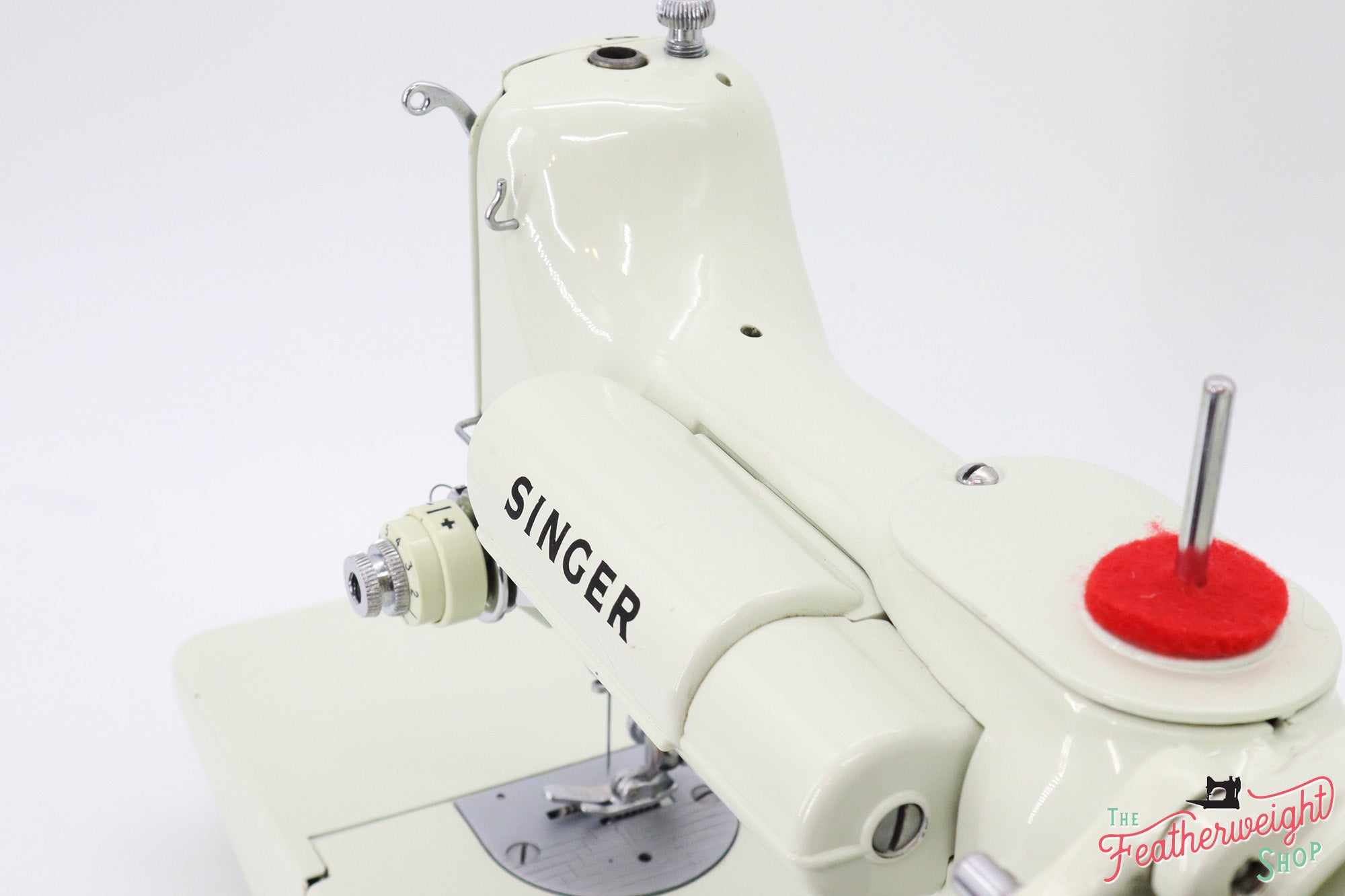 Singer Featherweight 221 Sewing Machine, WHITE FA227