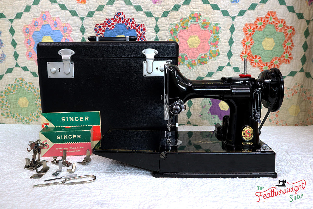 Singer Featherweight 221K Sewing Machine RED "S" ES652***