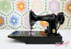 Singer Featherweight 221 Sewing Machine, AK774***