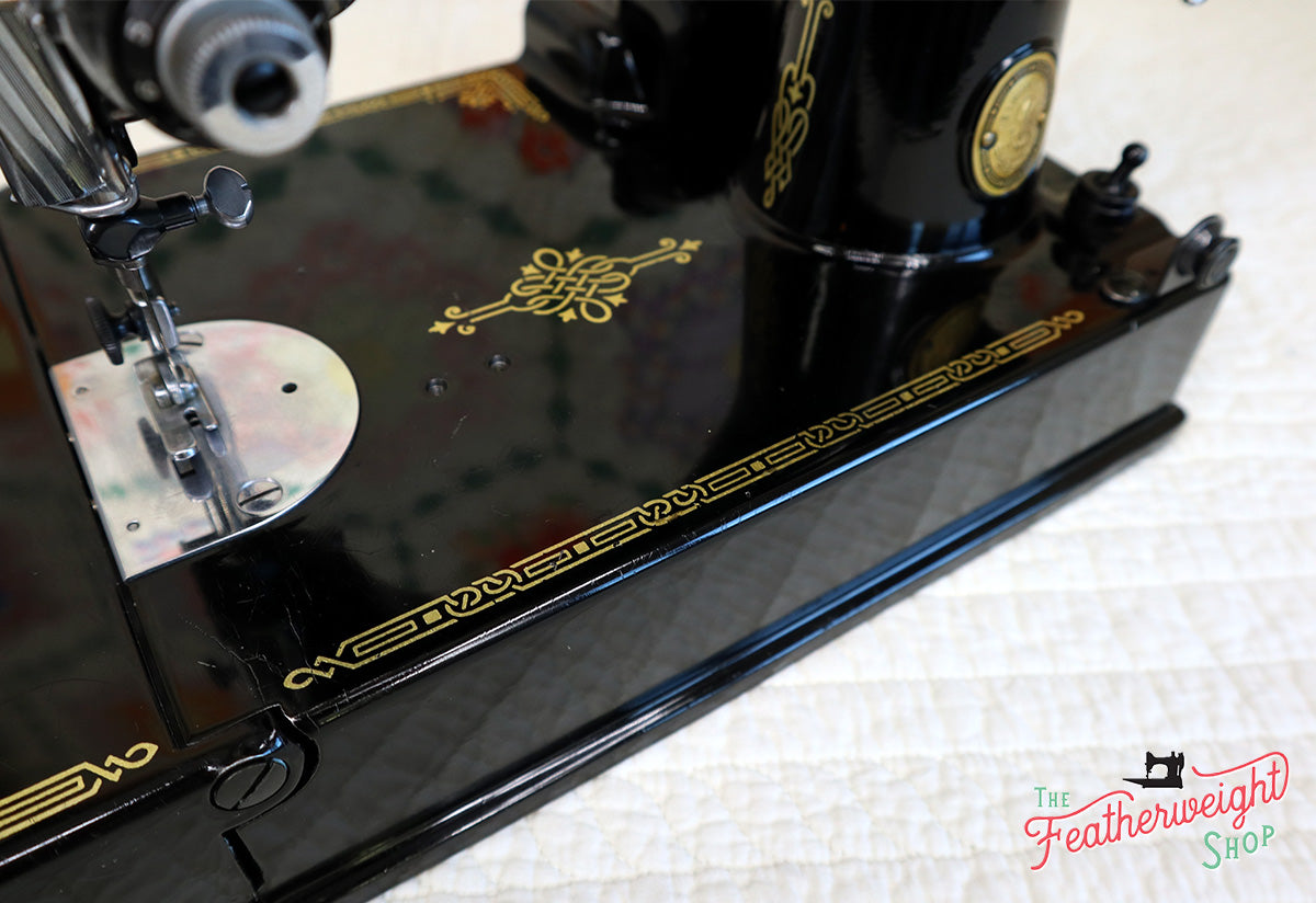 Singer Featherweight 221 Sewing Machine, AK774***