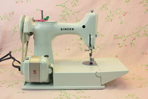 Singer Featherweight 221 Sewing Machine, WHITE FA128***