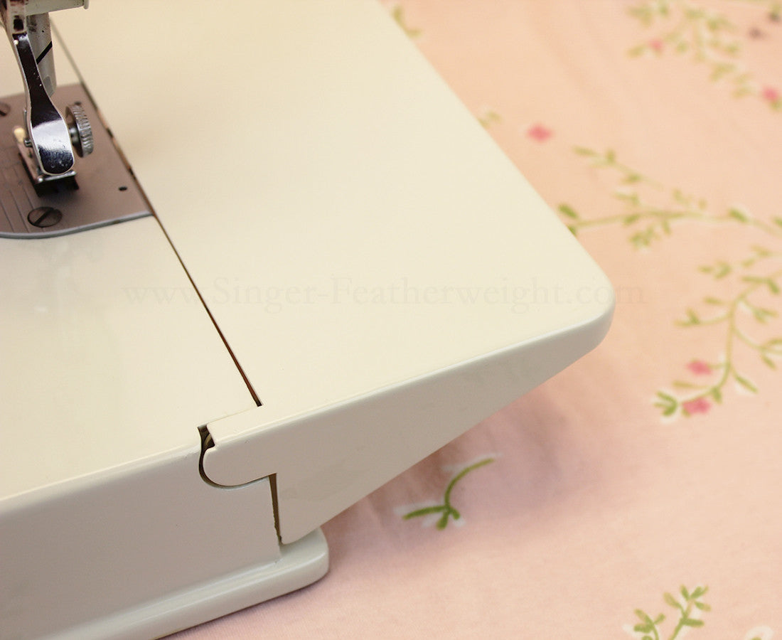 Singer Featherweight 221 Sewing Machine, WHITE FA128***