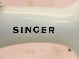 Load image into Gallery viewer, Singer Featherweight 221 Sewing Machine, WHITE FA128***
