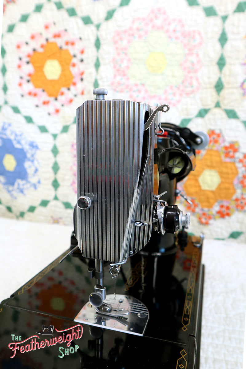 Singer Featherweight 221 Sewing Machine, AM372***