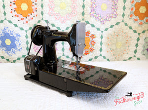 Singer Featherweight 222K Sewing Machine EK62883*