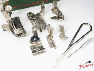 Load image into Gallery viewer, Singer Featherweight 221 Sewing Machine, AF937*** - 1941