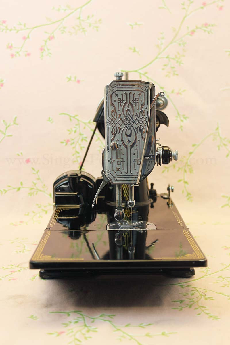 Singer Featherweight 221 Sewing Machine GOLDEN GATE SAN FRANCISCO 1939 Edition AF086***