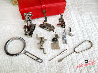 Load image into Gallery viewer, Singer Featherweight 222K Sewing Machine, RED &quot;S&quot; ER022***