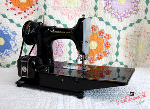 Singer Featherweight 222K Sewing Machine, RED "S" ER022***