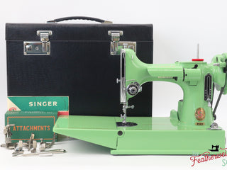 Load image into Gallery viewer, Singer Featherweight 221K, Red &#39;S&#39;, ES6522** - Fully Restored in Art Deco Green