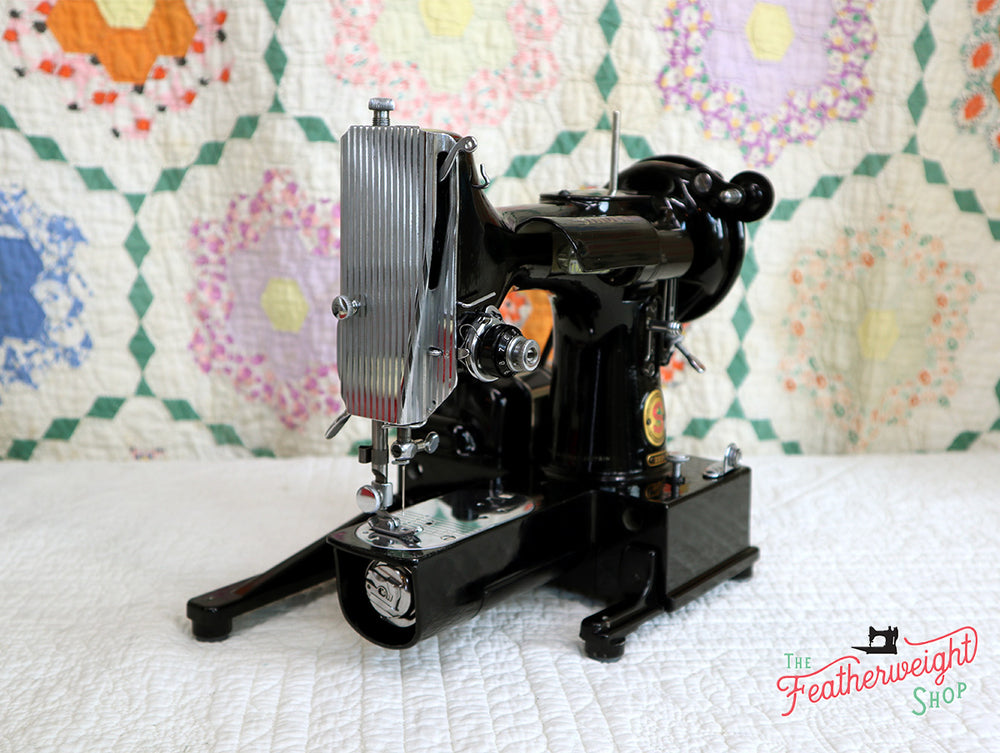 Singer Featherweight 222K Sewing Machine, RED 