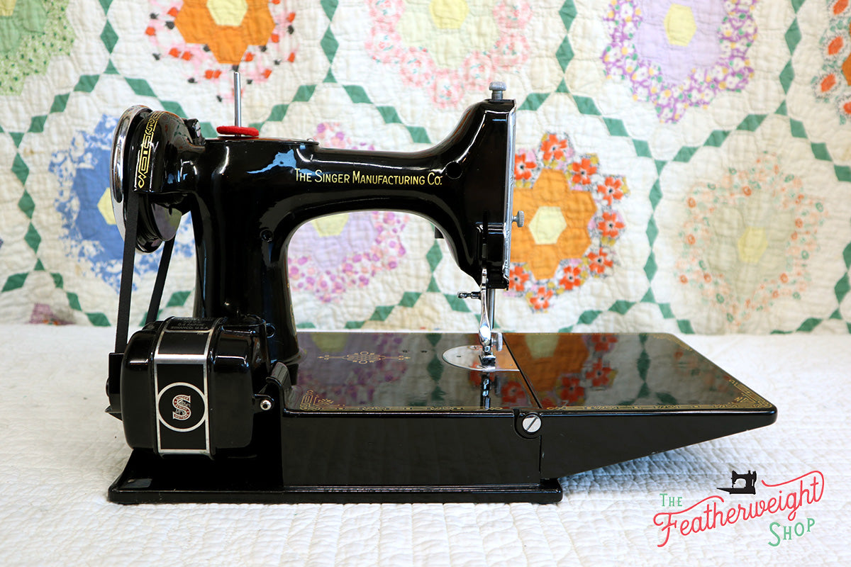 Singer Featherweight 221 Sewing Machine, AE991***