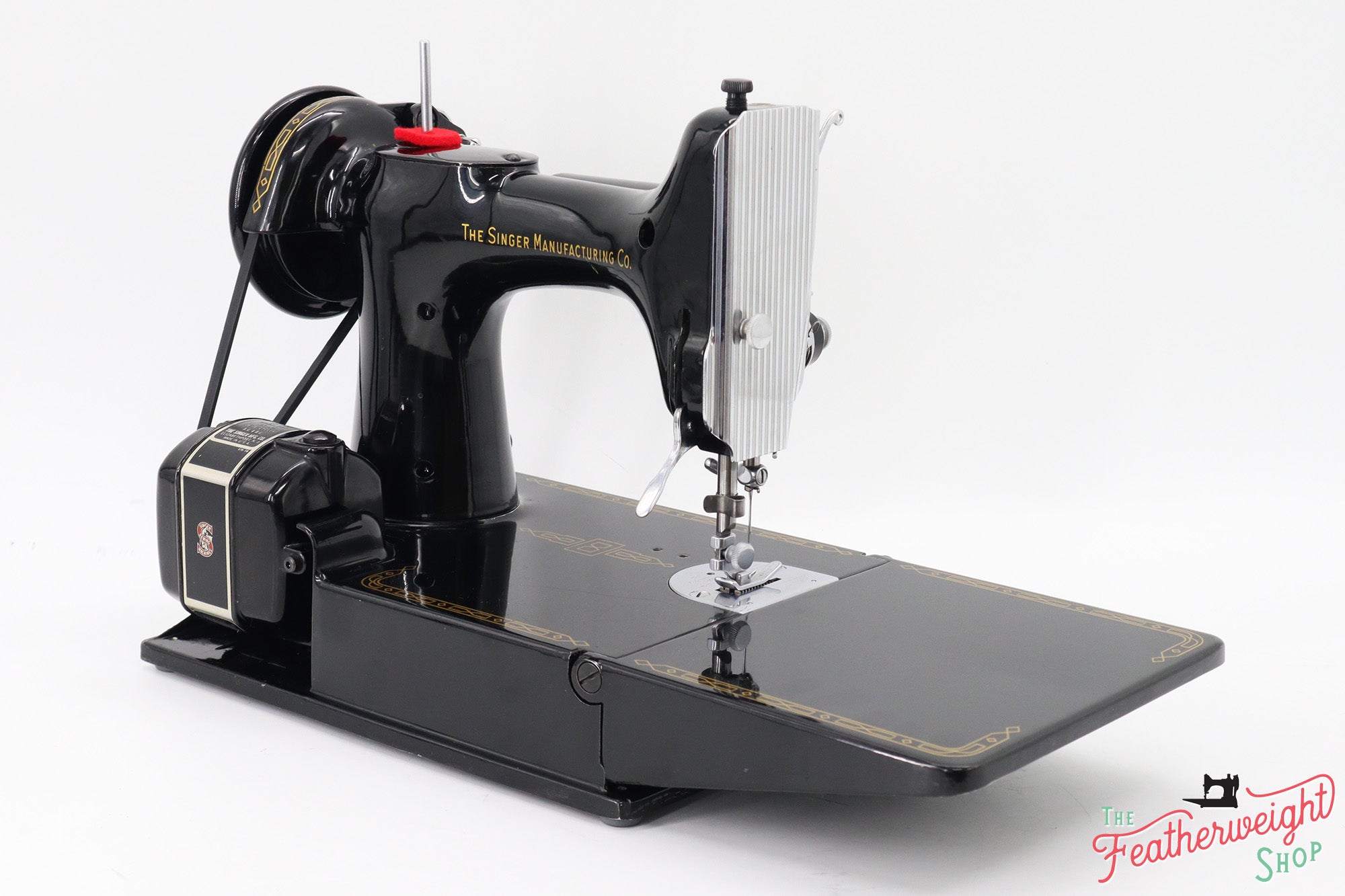 Singer Featherweight 221 Sewing Machine - AL708***