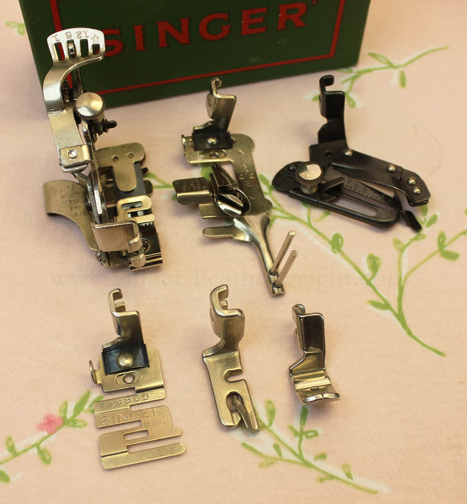 Singer Featherweight 221 Sewing Machine, Centennial: AK396***