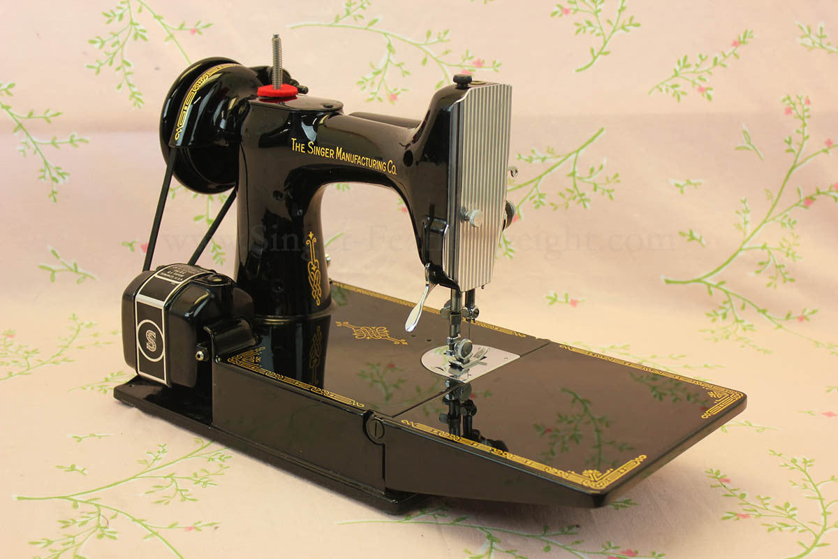 Singer Featherweight 221 Sewing Machine, Centennial: AK396***