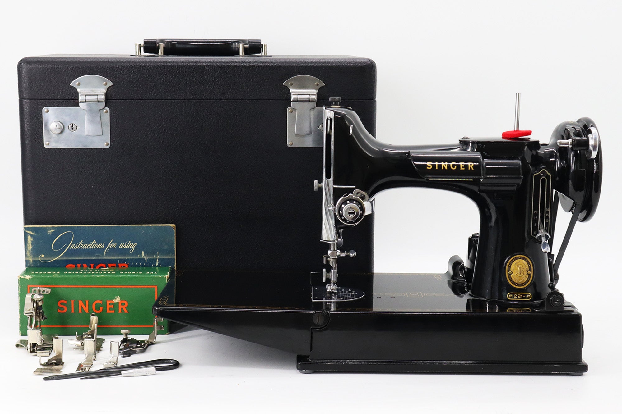 Singer Featherweight 221 Sewing Machine - AL906***