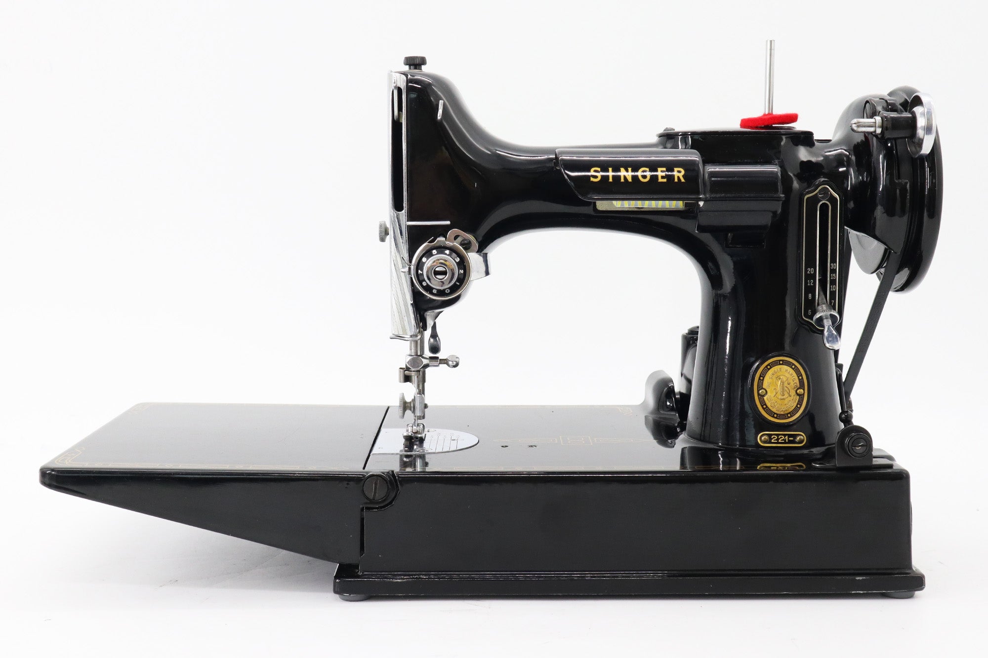 Singer Featherweight 221 Sewing Machine - AL906***