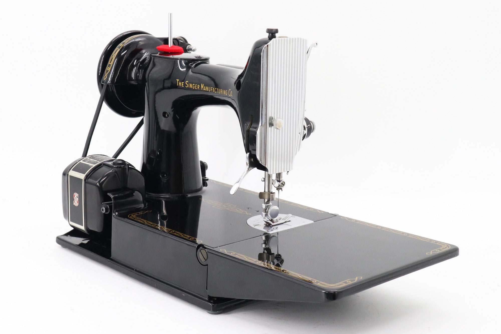 Singer Featherweight 221 Sewing Machine - AL906***