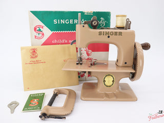 Load image into Gallery viewer, Singer Sewhandy Model 20 - Beige - Complete Set