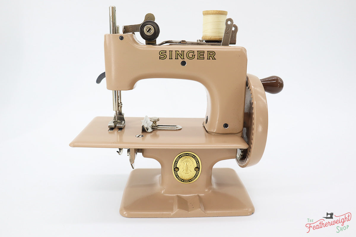 Singer Sewhandy Model 20 - Beige - Complete Set – The Singer