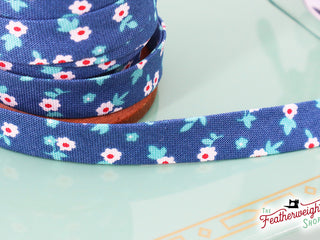 Load image into Gallery viewer, lori holt denim blue blossom bias tape